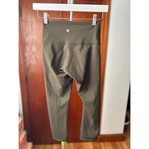 Lululemon‎ Base Pace High-Rise Crop 23" / Size 4 / Army Green